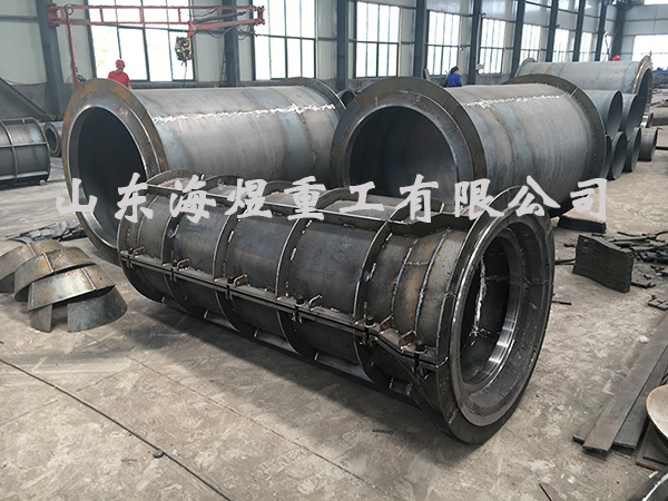 生產中的水泥制管機械