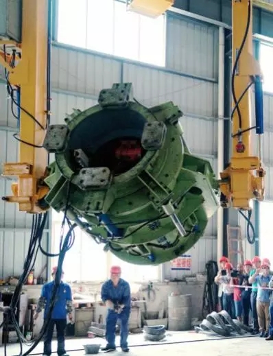 一體—轉脫模管井成型裝備